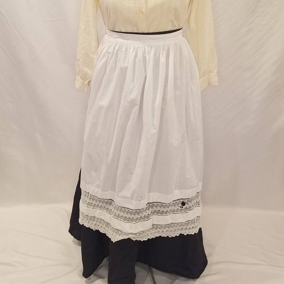 White Lace Detail Apron Victorian Edwardian