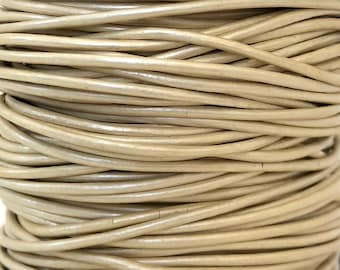 Cordon en cuir métallique blanc nacré cordon rond 1,5 mm en cuir sans plomb par mètre Fournitures créatives Bijoux bohèmes Fournitures en cuir en gros