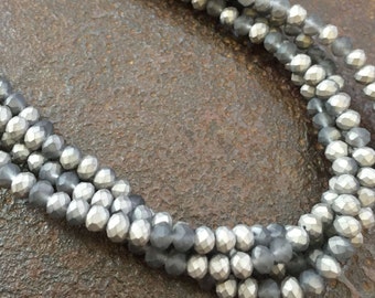 Perles rondes en verre gris argenté finition mate 3 x 4 mm 4 x 3 mm Charm Obsession 100 pcs - 1 brin complet Fournitures pour bijoux