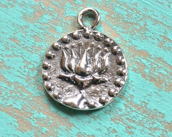 Charme de lotus en argent Boho fleur de lotus bijoux bohèmes pendentif lotus en argent breloque OM bijoux de yoga bohème bohème fournitures de bijoux en gros
