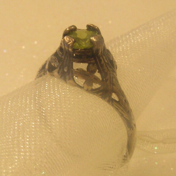 SALE! Vintage Sterling Silver Filigree Ring with Peridot Center - Open Work Ring- Victorian