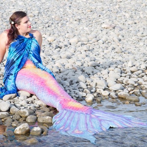 Swimable full silicone mermaid tail image 9