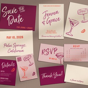 Può includere: Una collezione di partecipazioni di nozze nei toni del rosa e del bianco. Include biglietti di salvataggio, inviti, biglietti RSVP e biglietti di ringraziamento. Gli inviti presentano i nomi "Jenna & Grace" e la data e il luogo del matrimonio.