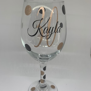 Personalized 30th Birthday Wine Glass, 30th Birthday Glass, 30th Birthday, 30th Birthday Gift, 30th birthday party, Birthday, Birthday Girl Bild 1