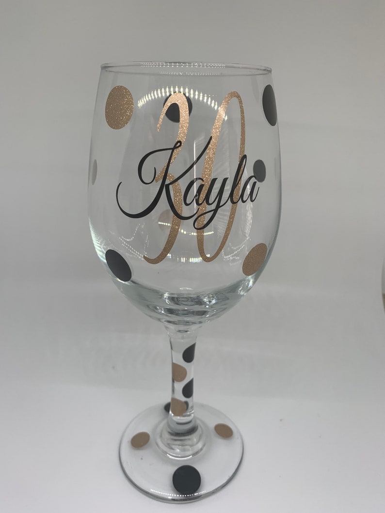 Personalized 30th Birthday Wine Glass, 30th Birthday Glass, 30th Birthday, 30th Birthday Gift, 30th birthday party, Birthday, Birthday Girl imagem 1