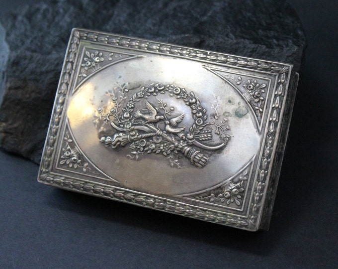 800 Silver Antique Jewelry Box with Bird and Flower Engravings