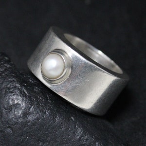 Sterling Silver Bold Modernist Pearl Ring, Modernist Sterling Silver Jewelry, Sterling Pearl Ring, Wide Sterling Pearl Ring, Unique Ring