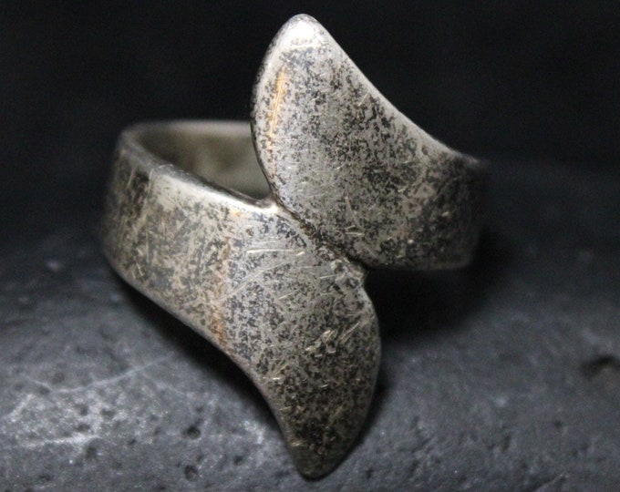 Modernist Sterling Silver Bypass Ring With Beautiful Vintage Patina, Modern Sterling Silver Ring, Simple Modern Ring, Sterling Bypass Ring