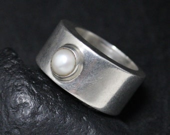 Sterling Silver Bold Modernist Pearl Ring, Modernist Sterling Silver Jewelry, Sterling Pearl Ring, Wide Sterling Pearl Ring, Unique Ring