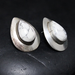 Sterling Silver Vintage Southwest White Howlite Teardrop Stud Earrings, Sterling Howlite Earrings, Sterling White Howlite Jewelry