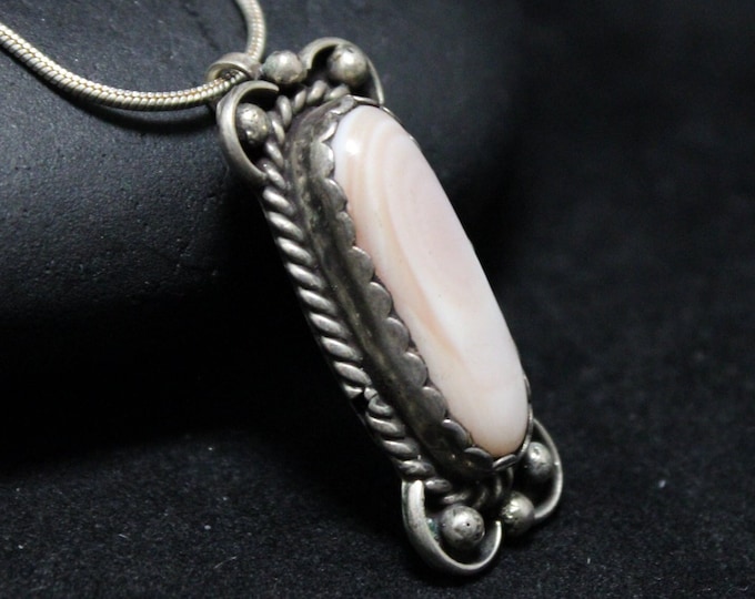 Sterling Silver Vintage Boho Style Oval Mother of Pearl Necklace, Mother of Pearl Jewelry, Sterling Silver Shell Necklace, Bohemian Silver