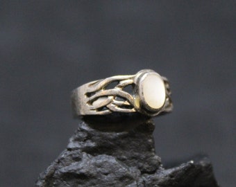 Sterling Silver Filigree Mother of Pearl Ring