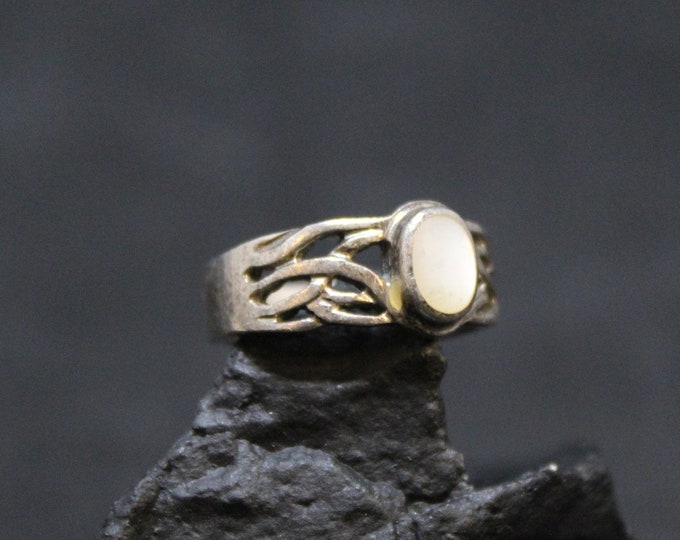 Sterling Silver Filigree Mother of Pearl Ring