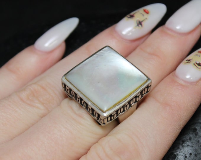 Vintage Sterling Silver Mother Of Pearl Square Tablet Statement Ring, VTG 925 White Gemstone Boho Ring, US Size 7