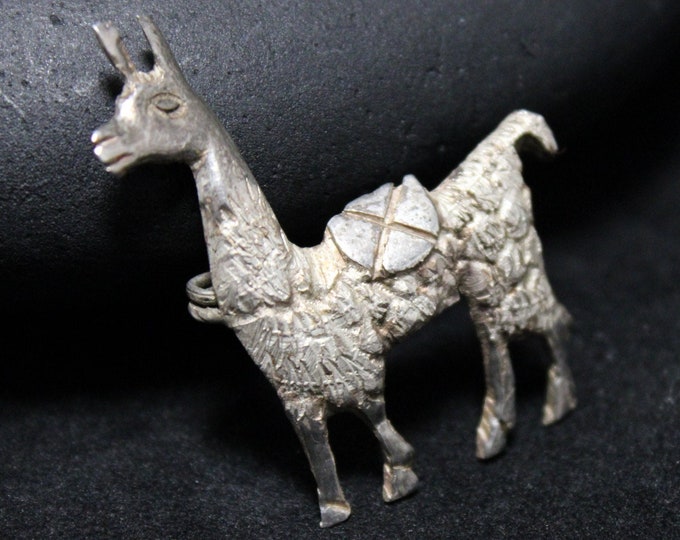 Vintage Sterling Silver Llama Pin, Peruvian Sterling Jewelry, Aztec llama Brooch, Silver Llama Jewelry, Sterling Aztec Brooch, Sterling Peru