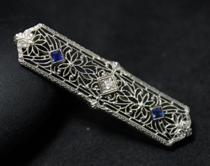 Vintage Platinum and White Gold Sapphire Art Deco Bar Brooch, Art Deco Pin, Art Deco Filigree Pin Brooch, Sapphire Jewelry, Gatsby Jewelry