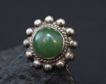 Sterling Silver Hydrogrossular Garnet Flower Ring, Green Gemstone Flower Ring, Vintage Sterling Flower Ring, Green Garnet RIng