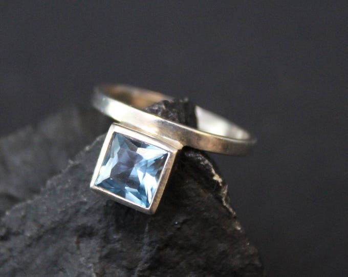 Sterling Silver Modernist Synthetic Spinel Ring, Spinel Jewelry, Modernist Gemstone Ring, Modern Sterling Silver Gemstone Jewelry