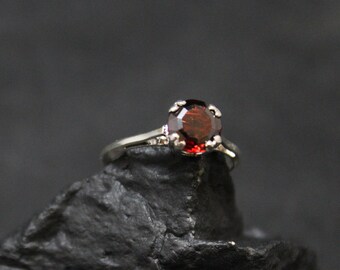 Sterling Silver Simple Garnet Ring
