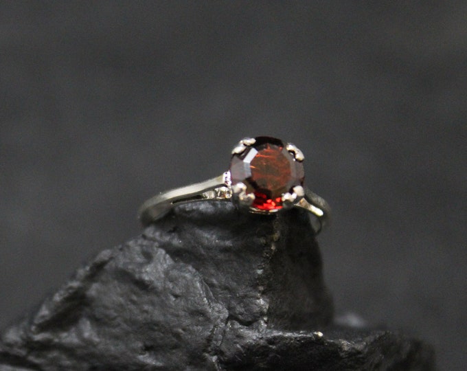 Sterling Silver Simple Garnet Ring