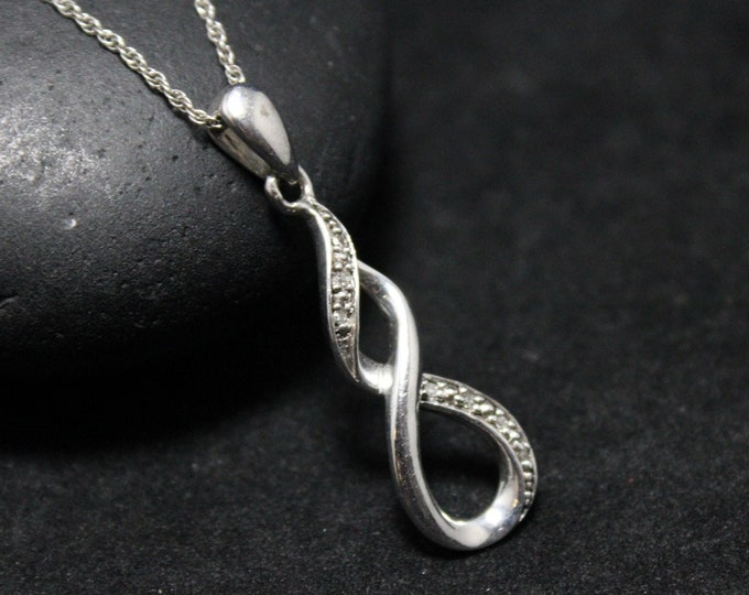 Minimalist Sterling Silver Infinity Drop Necklace With Pave Moissanite, Dainty Sterling Silver Jewelry, Minimalist Necklace, Infinity Symbol