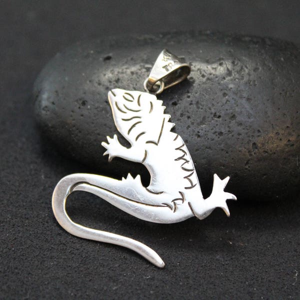 Sterling Silver Iguana Pendant, Iguana Jewelry, Sterling Iguana Pendant, Sterling Silver Iguana Necklace, Sterling Animal Pendant