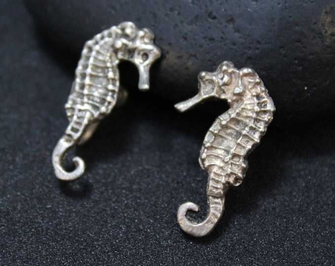 Sterling Silver Seahorse Screw Back Clip On Earrings, Large Sterling Seahorse Earrings, Vintage Seahorse Jewelry, Ocean Jewelry