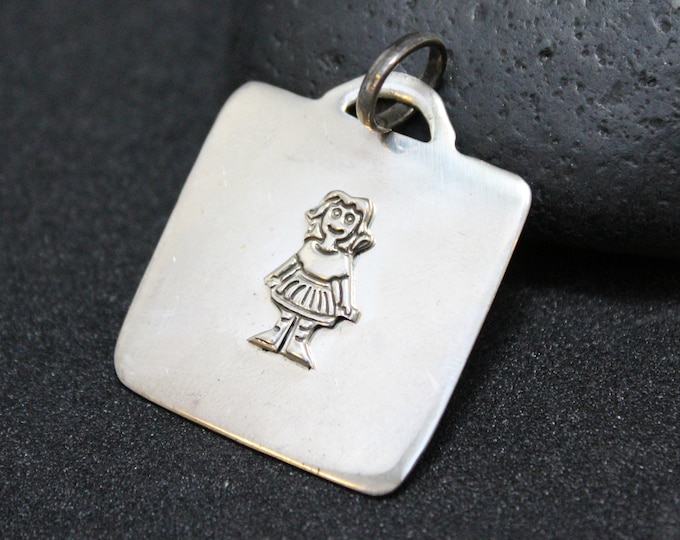 Sterling Oval Kid Girl Pendant, Mom Jewelry, Little Girl Necklace, Sterling Silver Daughter, Baby Shower Jewelry, Sterling Person Necklace