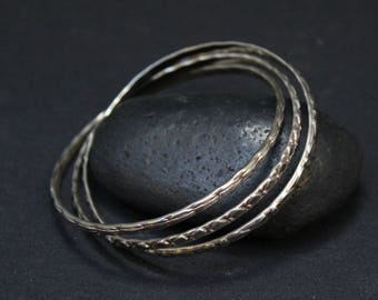 Set of 3 Interlocking Silver Bangle Bracelet, Patterned Silver Bangle, Patterned Silver Plated Bangle, Bracelet Set, Silver Bangle Set