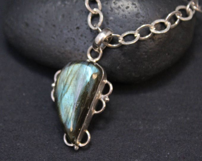 Sterling Silver Labradorite Necklace, Labradorite Pendant, Sterling Silver Labradorite Jewelry, Sterling Gemstone Statement Necklace