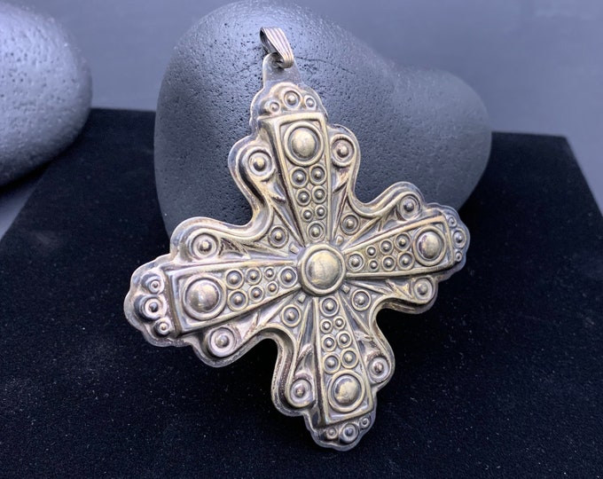 Reed & Barton Sterling Christmas Cross Pendant From 1972, Large Vintage Xmas Cross Pendant For Necklace