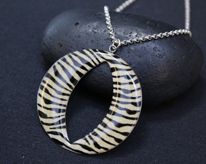 Large Sterling Silver Enamel Tiger Stripe Necklace, Tiger Stripe Jewelry, Sterling Tiger Stripe, Cat Eye Necklace, Sterling Animal Print