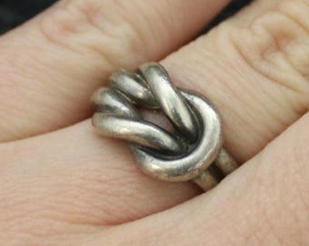 Vintage Danish Sterling Silver Love Knot Modernist Band Ring, VTG 925 Denmark Mid-Century Classic Unisex Ring, US Size 7 US Size 6 3/4