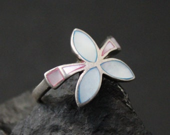 Sterling Shell Flower Ring, Shell Inlay Ring, Sterling Inlay, Pink and Blue Jewelry, Modernist Ring, Mother of Pearl Shell RIng