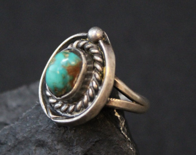 Sterling Silver Turquoise Ring with Rope Border