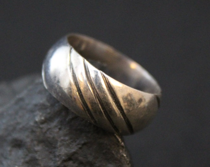 Simple Sterling Silver Striped Half Round Band Ring