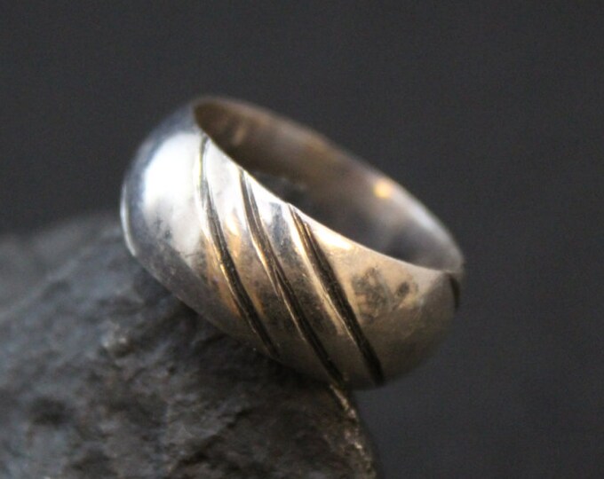 Simple Sterling Silver Striped Half Round Band Ring