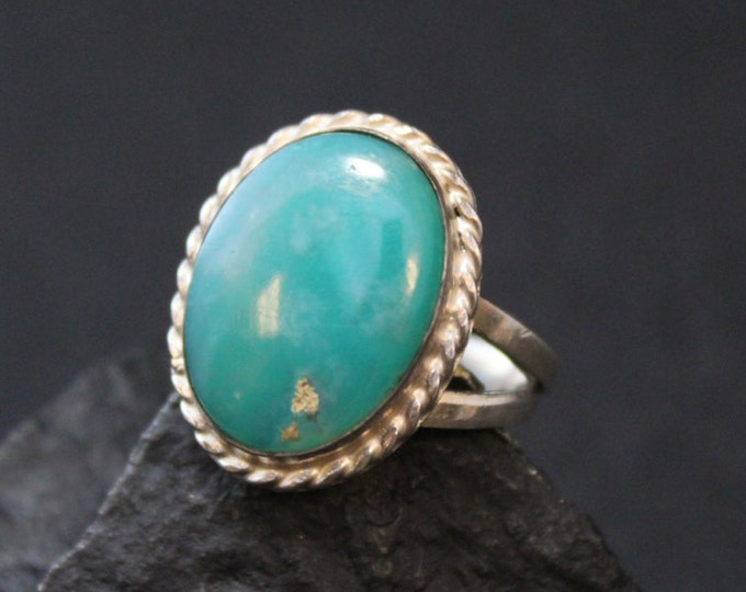 Vintage Sterling Silver and Teal Gemstone Hand Made Oval Ring with Rope Border