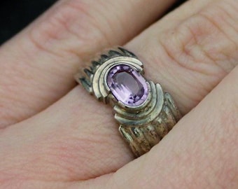 Vintage Sterling Silver Art Deco Purple Gemstone Ribbed Band Ring, VTG 925 Purple Stone East West Half Bezel Tapered Band Ring, US Size 8