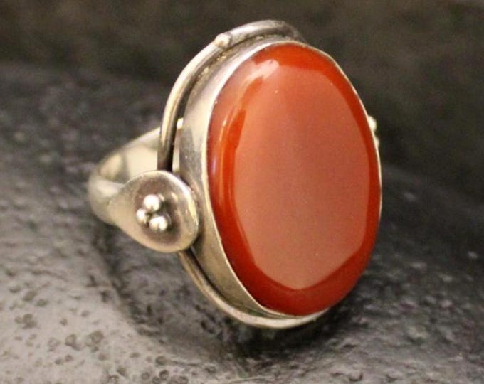 Vintage Sterling Silver Red Gemstone Boho Statement Ring, VTG 925 Southwestern Red Stone Oval Cabochon Artisan Ring, US Size 6.75