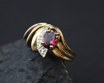 Sterling Silver Vermeil Retro Gold and Garnet Gemstone Ring