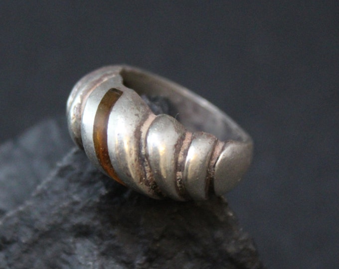 Sterling Silver and Amber Inlay Modernist Ribbed Dome Ring