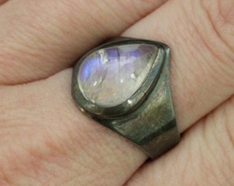 VTG 925 MR. T Artist Signed White Stone Ring, Vintage Sterling Silver Blue Sheen Gemstone Ring, Magic Gem Unisex Ring, US Size 9.5 9.75