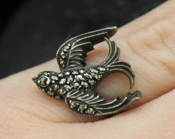 Vintage Sterling Silver Art Nouveau Studded Sparrow Ring, VTG 925 Gemstone Tattoo/Sailor Style Ring, Narrow Band Bird Ring, US Size 6