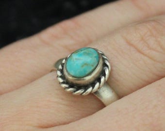 Vintage Sterling Silver Southwestern Blue Gemstone Bezel Set Ring, VTG 925 Blue Stone Western Boho Solitaire Ring, US Size 7 3/4