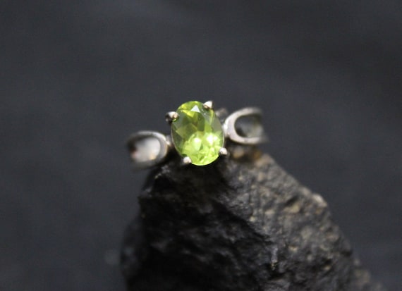 Sterling Silver Oval Peridot Ring, Open Side Sterling Silver Peridot Ring, August Birthstone Ring, Sterling Silver August Birthstone Ring