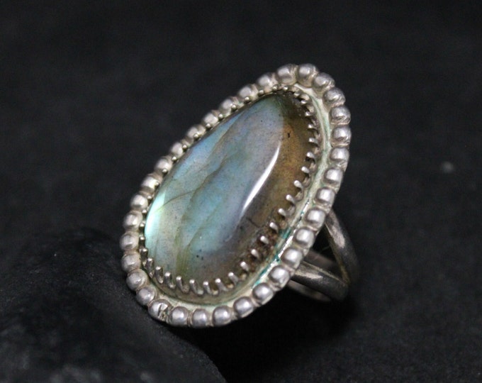 Unique Sterling Silver Labradorite Ring, Boho Labradorite Ring, Vintage Labradorite Ring, Sterling Labradorite Jewelry, Iridescent Gemstone