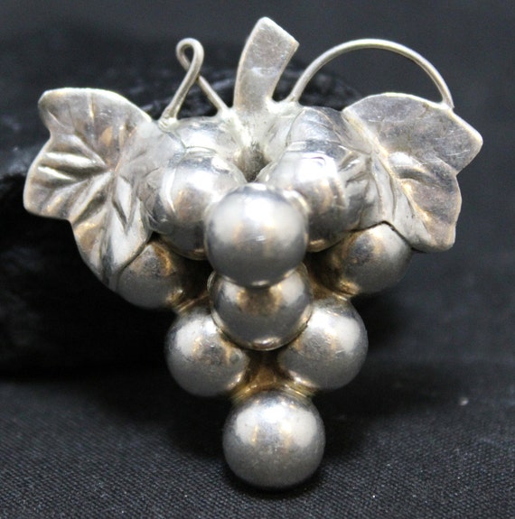 Sterling Silver Grape Bunch Brooch, Signed "NF" G… - image 4