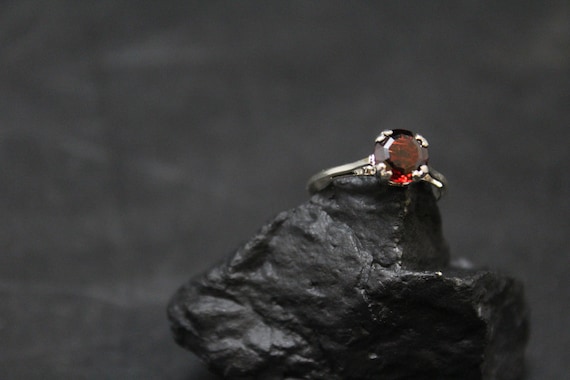 Sterling Silver Simple Garnet Ring