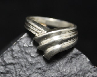 Contemporary Style Sterling Silver Ring, Modern Sterling Silver Swirl Ring, Vintage Sterling Silver Swirl Ring